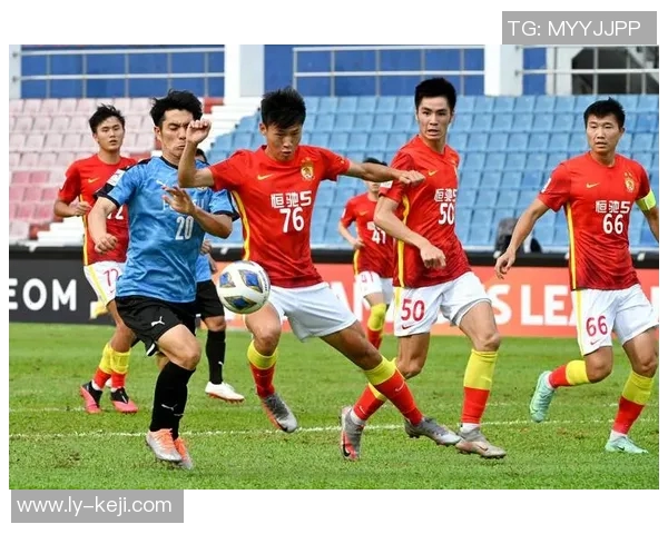 广州足球队近期表现分析与未来发展方向探讨 广州足球队近期表现分析与未来发展方向探讨