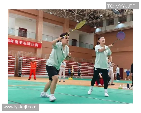 聚焦羽毛球：探讨杭州羽毛球队在战术灵活性与团队协作中的创新实践