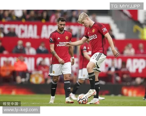 曼联与布莱顿激战正酣精彩瞬间图片回顾与分析