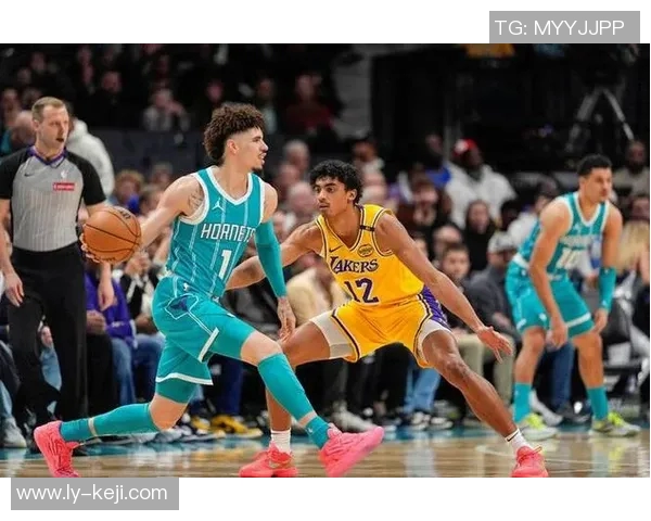 湖人队在对阵黄蜂的比赛中展现强大实力实现大胜精彩回放