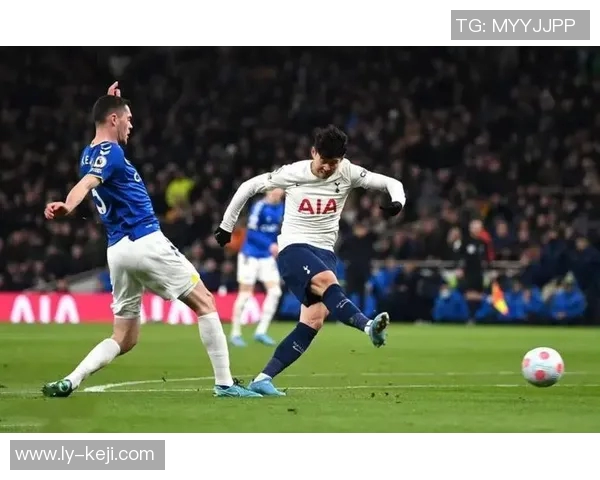 热刺与罗马历史对决回顾两队交锋的精彩瞬间与战绩分析