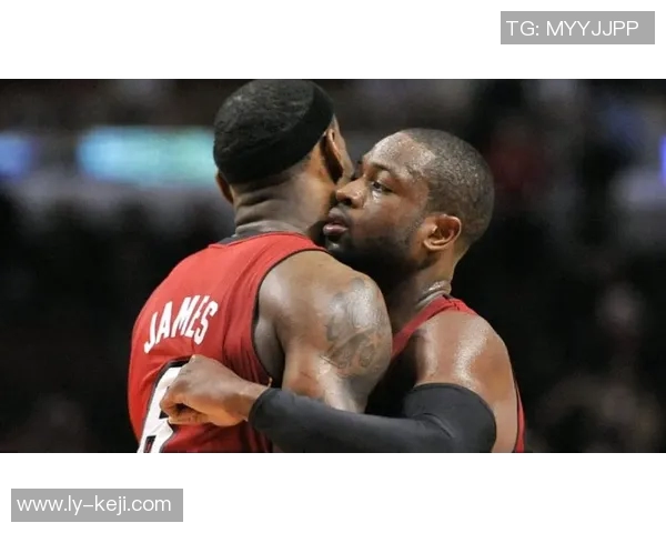 詹姆斯与韦德经典对决视频集锦回顾两位篮球巨星的辉煌时刻与精彩瞬间