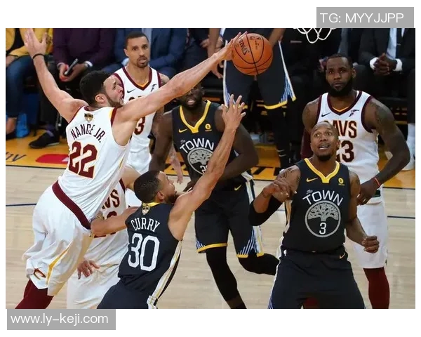 2017年NBA总决赛勇士与骑士的巅峰对决回顾与精彩瞬间分析