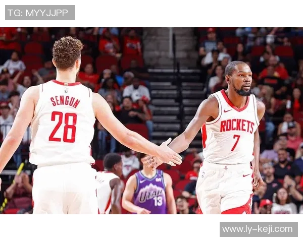 2018年火箭队与小牛队激战回顾：精彩瞬间与赛季亮点分析