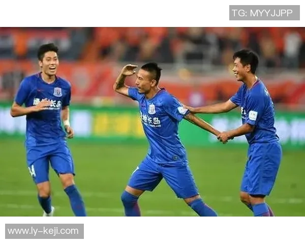 布莱克本与卢顿激战正酣谁能在这场较量中笑到最后