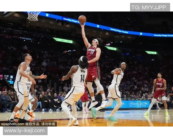 热火与黄蜂季后赛首战激战正酣球迷期待精彩对决与惊喜时刻 热火与黄蜂季后赛首战激战正酣球迷期待精彩对决与惊喜时刻