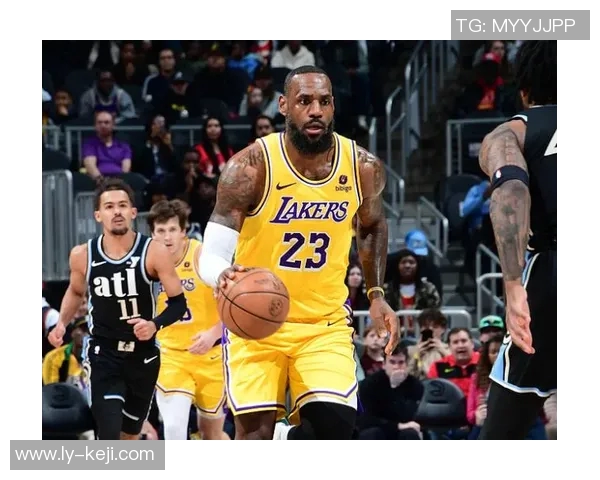 老鹰队对决湖人队詹姆斯领衔的精彩比赛回顾与分析 老鹰队对决湖人队詹姆斯领衔的精彩比赛回顾与分析