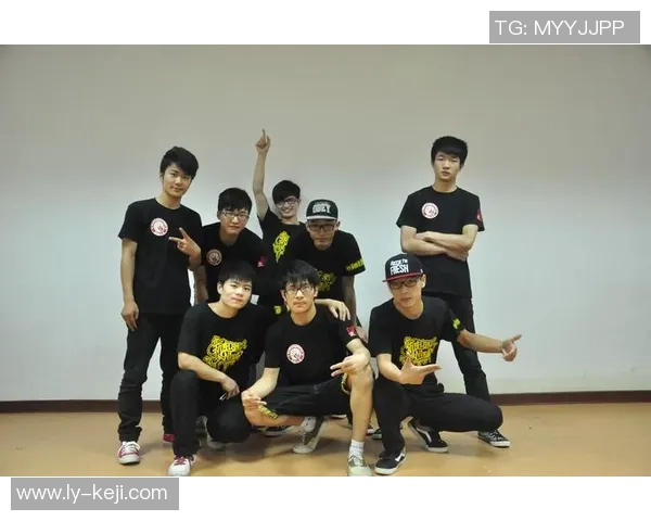 南京街舞队的整体压制现象解析与深度剖析街舞文化的影响与发展